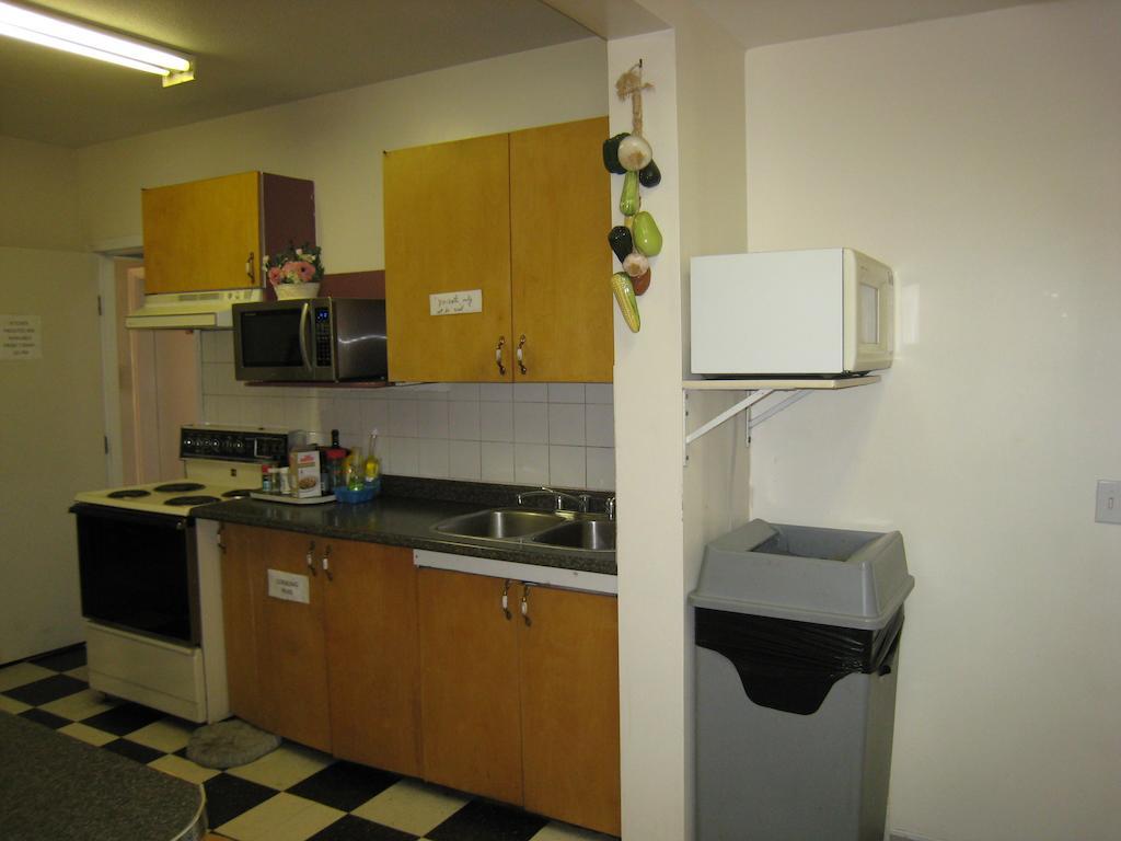 Kelowna Okanagan Lake Hostel Ngoại thất bức ảnh