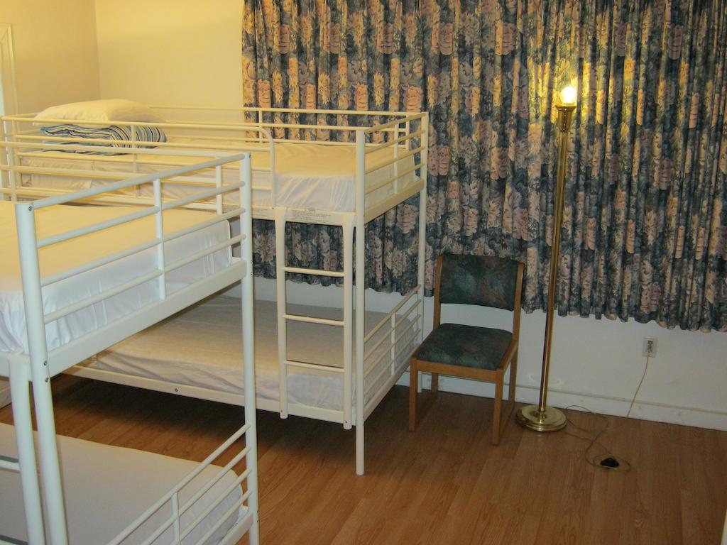 Kelowna Okanagan Lake Hostel Ngoại thất bức ảnh