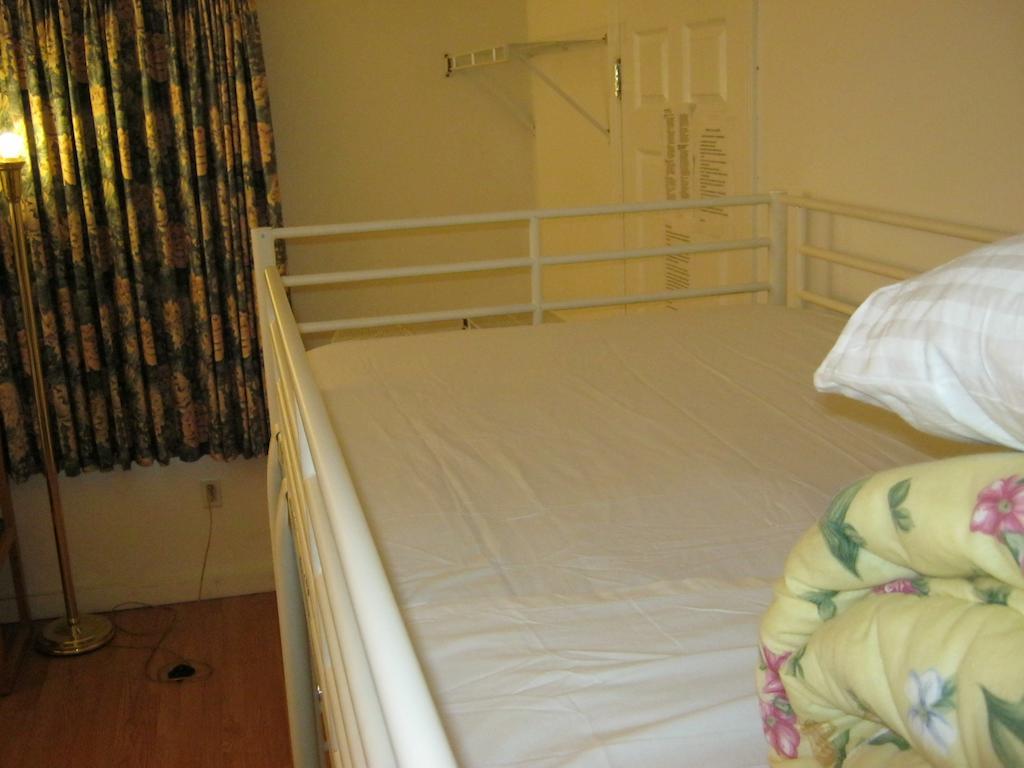 Kelowna Okanagan Lake Hostel Ngoại thất bức ảnh