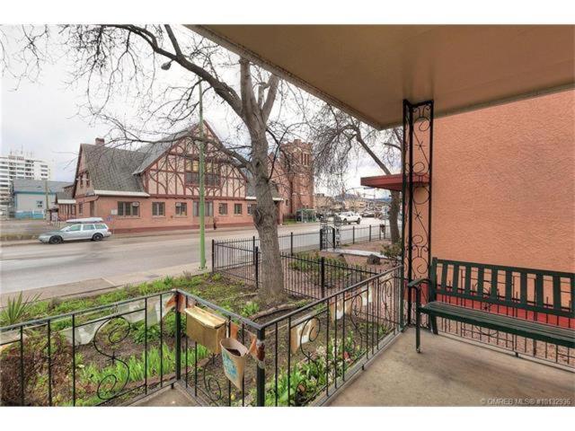 Kelowna Okanagan Lake Hostel Ngoại thất bức ảnh