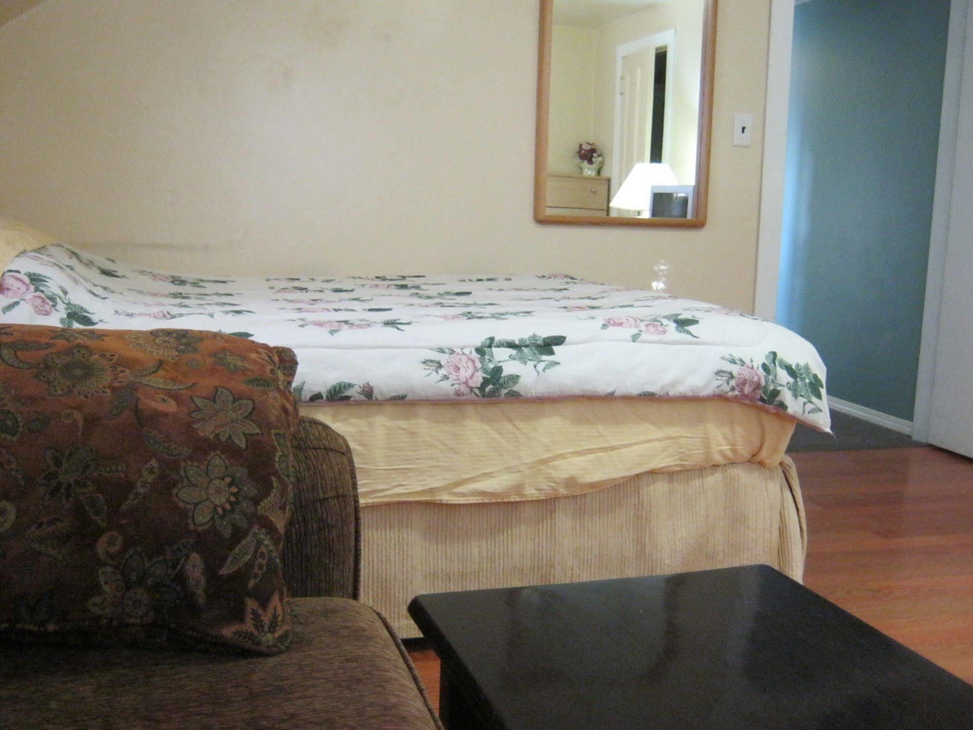 Kelowna Okanagan Lake Hostel Ngoại thất bức ảnh
