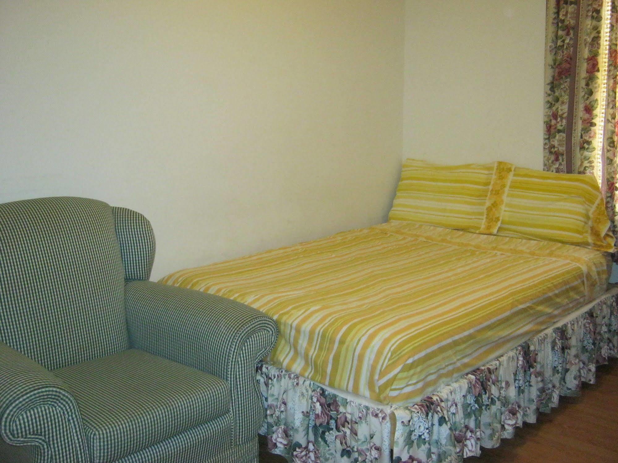 Kelowna Okanagan Lake Hostel Ngoại thất bức ảnh