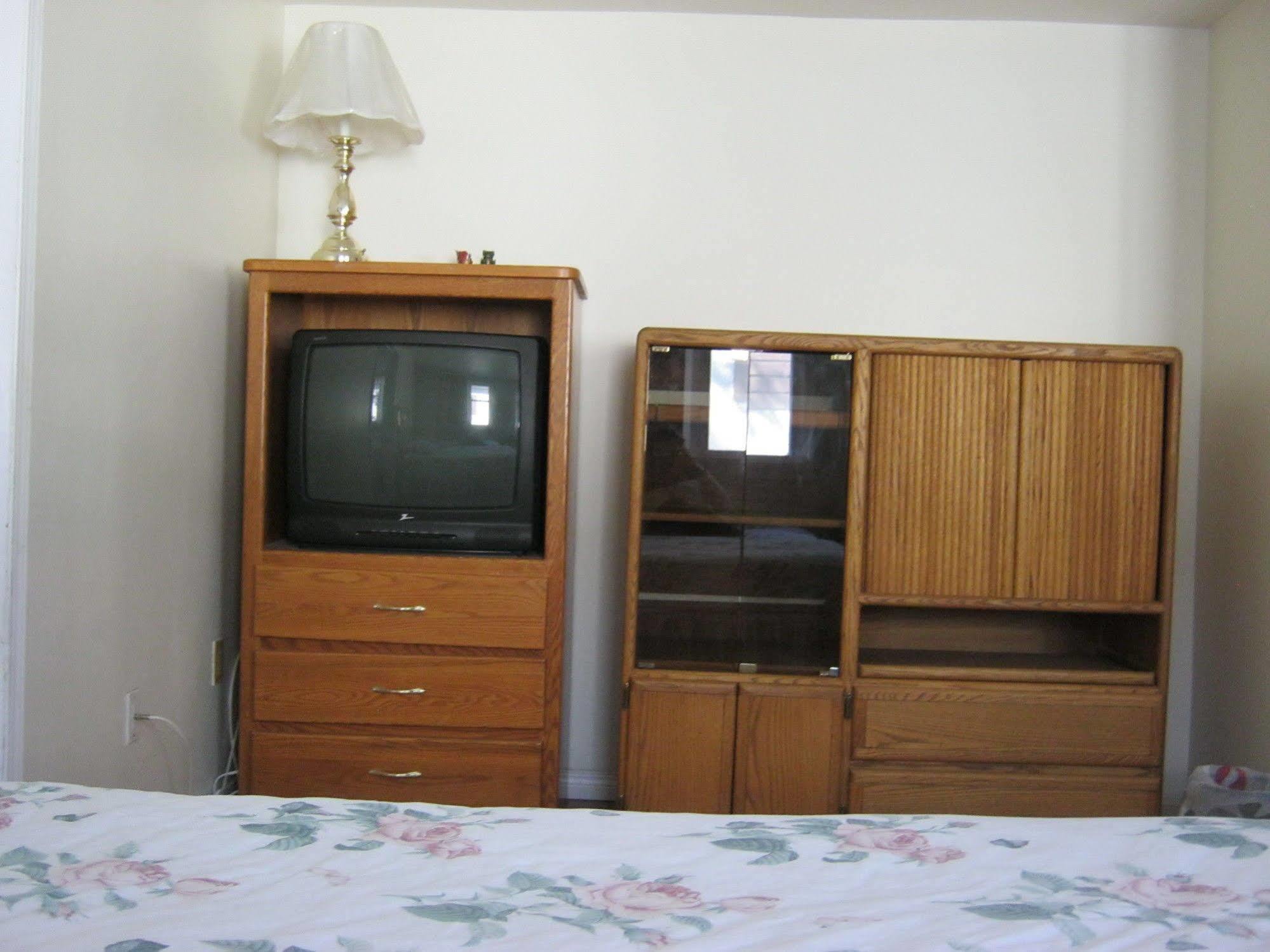 Kelowna Okanagan Lake Hostel Ngoại thất bức ảnh