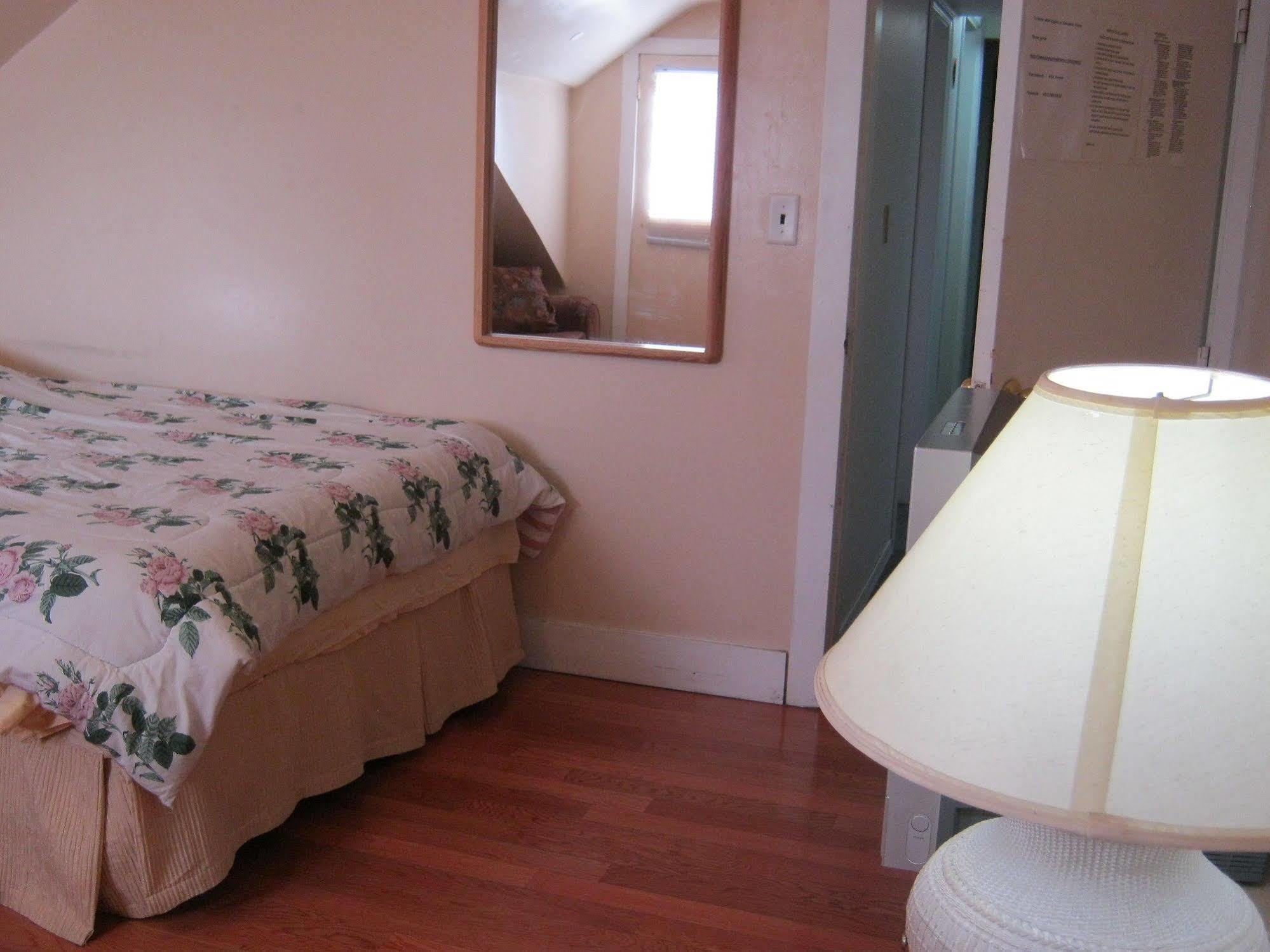 Kelowna Okanagan Lake Hostel Ngoại thất bức ảnh